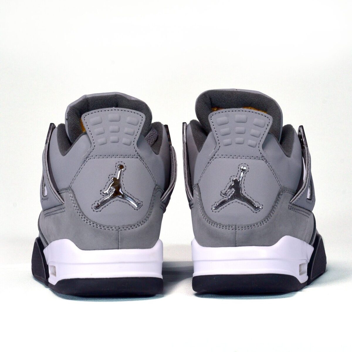 Nike Air Jorden 4 Retro - Gray - Image 4