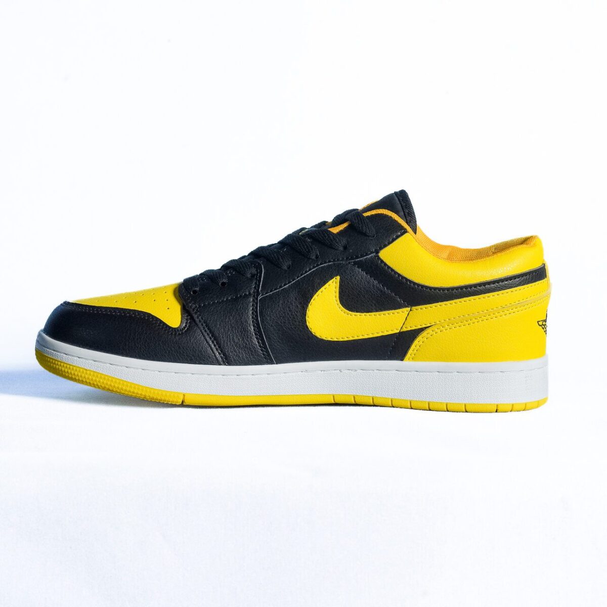 NIKE Air Jorden One Black & Yellow - Image 2