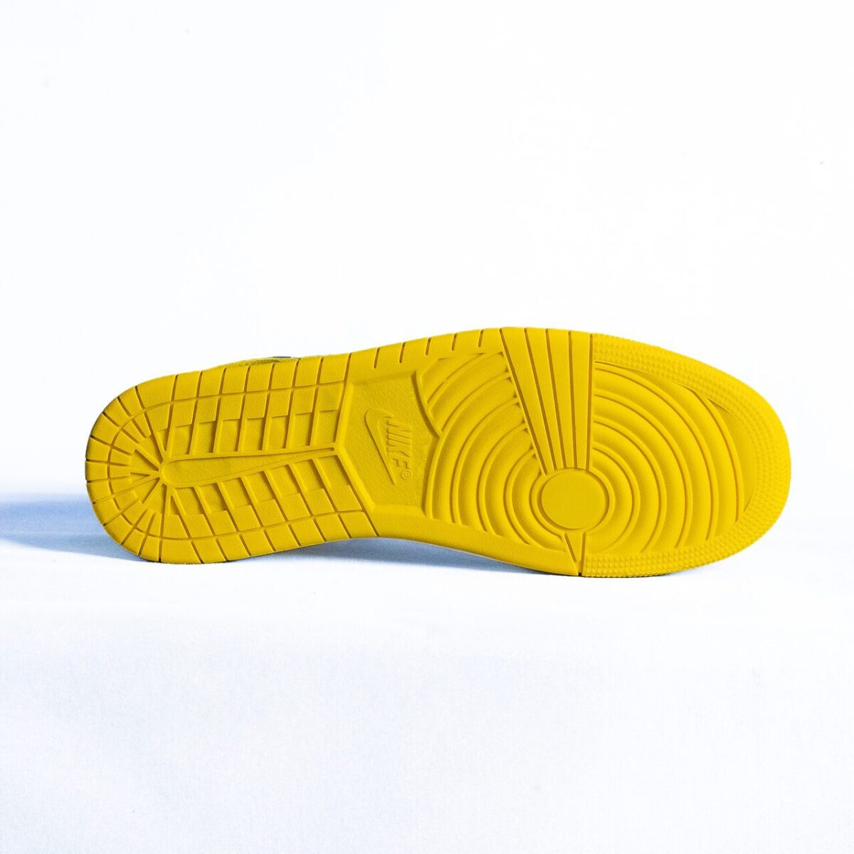 NIKE Air Jorden One Black & Yellow - Image 3